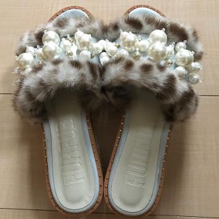 ファーファー(fur fur)のFURFUR エコファーパールサンダル(サンダル)