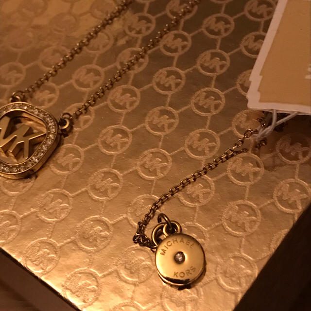 Michael Kors(マイケルコース)の最終値下げ☆ 新品 MICHAEL KORS マイケルコース ロゴネックレス レディースのアクセサリー(ネックレス)の商品写真