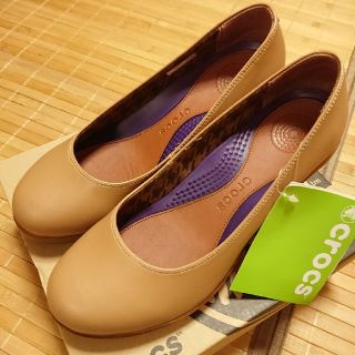 クロックス(crocs)のkiki様専用 クロックス ウェッジ パンプス 新品未使用 w6.5(ハイヒール/パンプス)