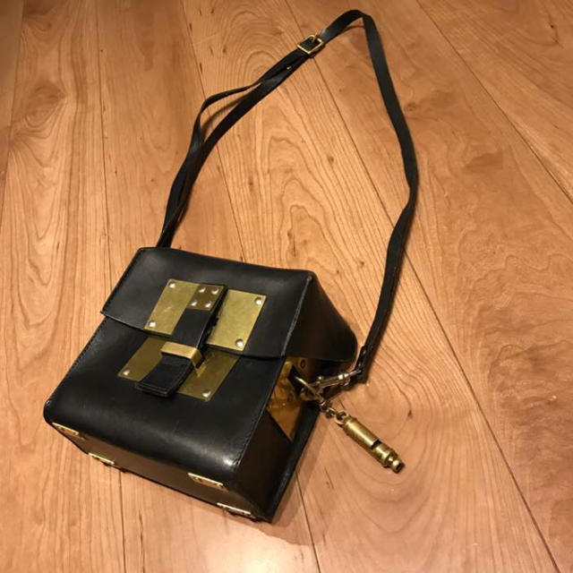 最終日セール◼︎8万◼︎Sophie Hulme◼︎ スクエアボックス バッグ約18ｃｍマチ