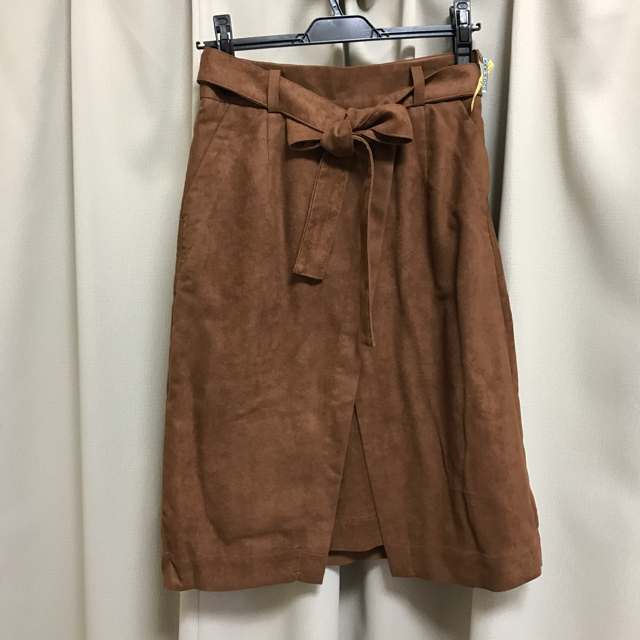 JUSGLITTY(ジャスグリッティー)のジャスグリッティー　スエードAラインスカート  レディースのスカート(ひざ丈スカート)の商品写真