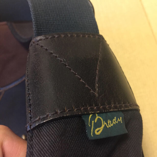 Brady ブレディ ショルダーバッグ ブラウン 茶色 メンズのバッグ(ショルダーバッグ)の商品写真