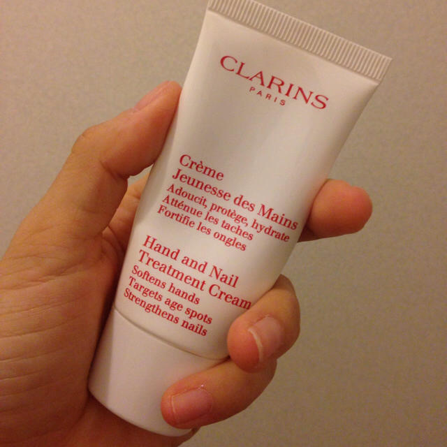 CLARINS(クラランス)の★新品未使用★クラランス ハンド ネイル クリーム コスメ/美容のボディケア(ハンドクリーム)の商品写真