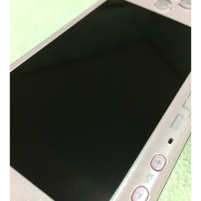 PlayStation Portable(プレイステーションポータブル)の専用 PSP ブロッサムピンク エンタメ/ホビーのゲームソフト/ゲーム機本体(携帯用ゲーム機本体)の商品写真