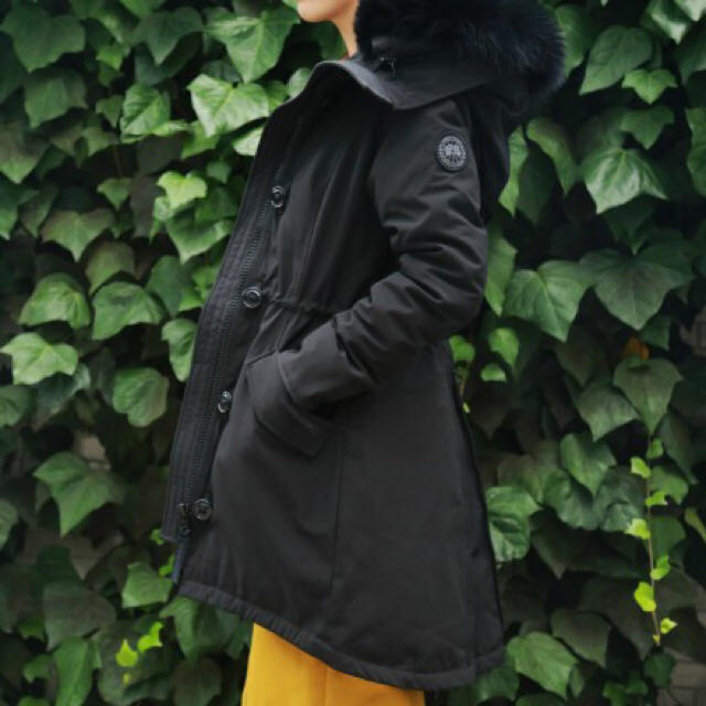 CANADA GOOSE(カナダグース)のカナダグース イエナ 別注 黒ワッペン 34 36 サイズ 即日完売品 レディースのジャケット/アウター(ダウンジャケット)の商品写真