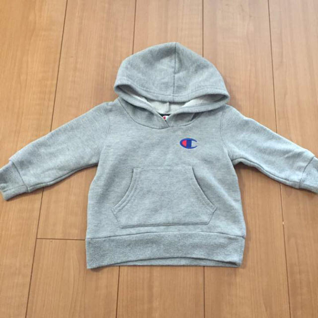 Champion(チャンピオン)のチャンピオン フードパーカー トレーナー キッズ/ベビー/マタニティのベビー服(~85cm)(トレーナー)の商品写真