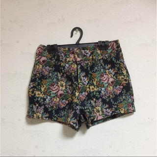 ワンウェイ(one*way)の【美品】ゴブラン ビンテージ花柄ショートパンツ(ショートパンツ)