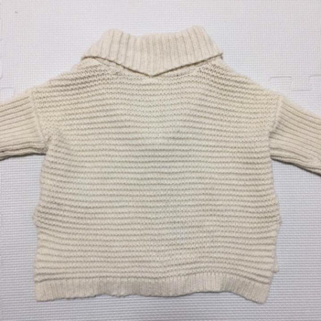 babyGAP(ベビーギャップ)のbabyGAP ベビーギャップ ケーブルニットカーディガン 90 白 キッズ/ベビー/マタニティのキッズ服女の子用(90cm~)(カーディガン)の商品写真