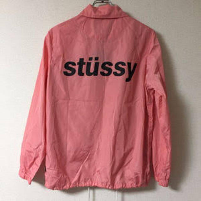 STUSSY(ステューシー)のstussyピンクコーチジャケット レディースのジャケット/アウター(ミリタリージャケット)の商品写真