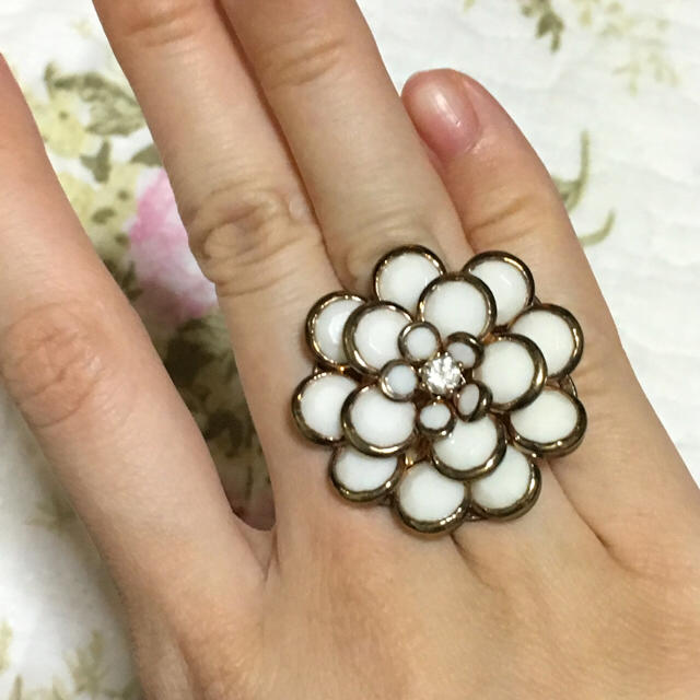 お花♡指輪 レディースのアクセサリー(リング(指輪))の商品写真