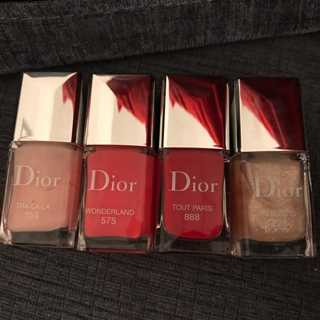 Christian Dior(クリスチャンディオール)の【新品未使用】Diorマニュキア コスメ/美容のネイル(マニキュア)の商品写真