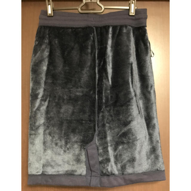 UNIQLO(ユニクロ)のユニクロ　ボアスウェットスカート レディースのスカート(ひざ丈スカート)の商品写真