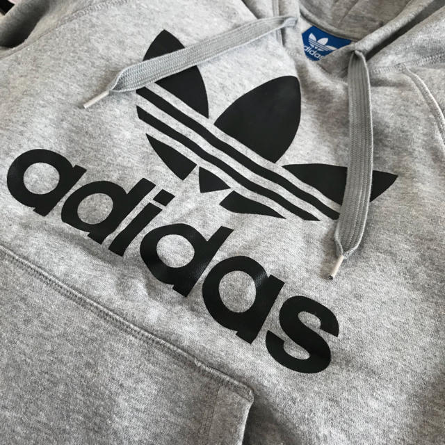 adidas(アディダス)のadidas originals グレーパーカー メンズのトップス(パーカー)の商品写真