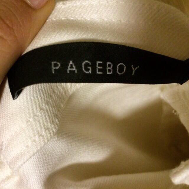 PAGEBOY(ページボーイ)のPAGEBOY 白 サロペット レディースのスカート(ミニスカート)の商品写真