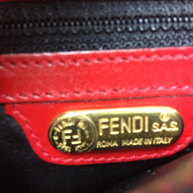 FENDI(フェンディ)のFendi  レッド バック レディースのバッグ(ハンドバッグ)の商品写真