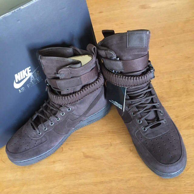 NIKE(ナイキ)のNIKE SFAF1 VELVET BROWN スペシャルフィールドエアホース1 メンズの靴/シューズ(スニーカー)の商品写真