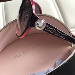 ジルスチュアート(JILLSTUART)の《まり様専用》ジル スチュアート クリスタル付き サングラス(サングラス/メガネ)