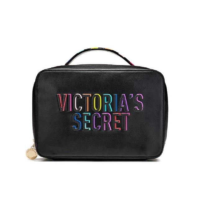 Victoria's Secret(ヴィクトリアズシークレット)の【ポーチ3つ付き】Victorias Secret新品トラベルケース レディースのファッション小物(ポーチ)の商品写真