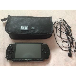 プレイステーションポータブル(PlayStation Portable)のPSP1000本体＋マイクロSDカード 4G(携帯用ゲーム機本体)