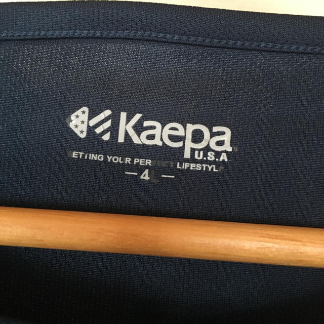 Kaepa(ケイパ)のKaepa ネイビー 花柄 Tシャツ レディースのトップス(Tシャツ(半袖/袖なし))の商品写真