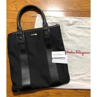 サルヴァトーレフェラガモ メンズ トートバッグ メンズ の通販 14点 Salvatore Ferragamoのメンズを買うならラクマ