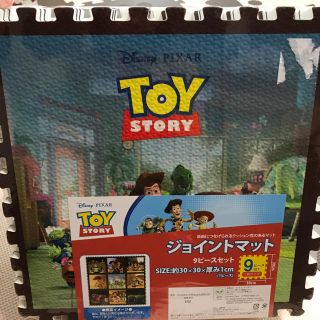 ディズニー トイストーリー フロアマットの通販 5点 Disneyのキッズ ベビー マタニティを買うならラクマ