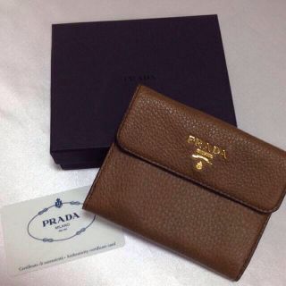 プラダ(PRADA)のPRADA♡二つ折り財布(財布)