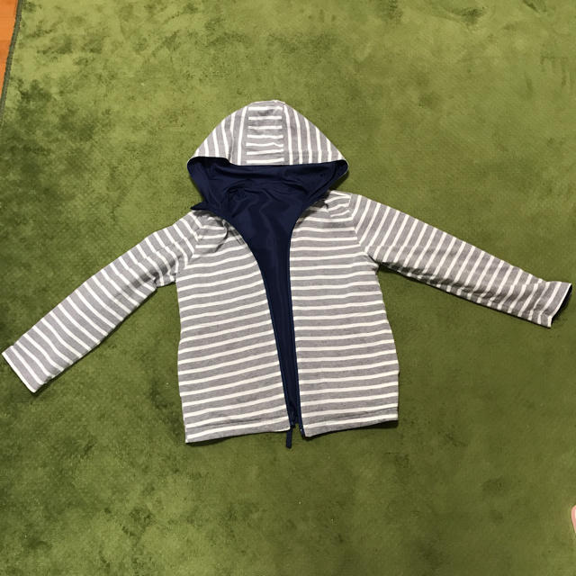 GU(ジーユー)のGU リバーシブルジャンパー キッズ/ベビー/マタニティのキッズ服男の子用(90cm~)(ジャケット/上着)の商品写真