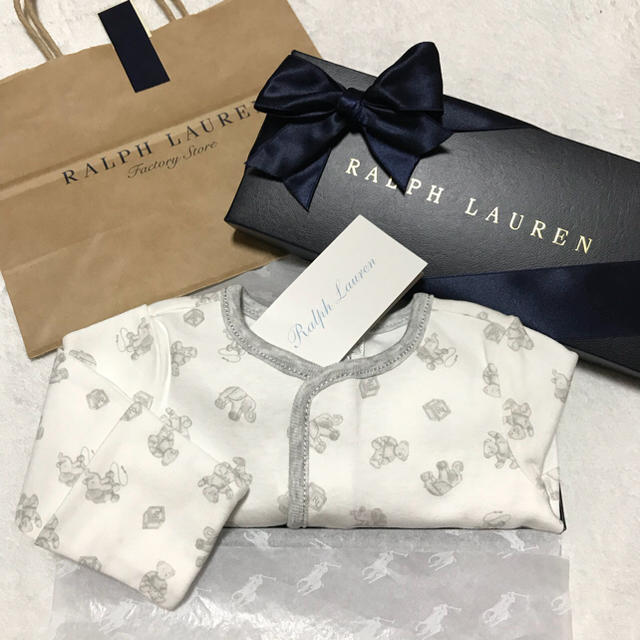 Ralph Lauren(ラルフローレン)のギフトBOX☆新品✨ベアー柄 足付き カバーオール ６M/70 キッズ/ベビー/マタニティのベビー服(~85cm)(カバーオール)の商品写真