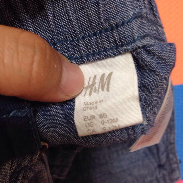 H&M(エイチアンドエム)のH&M 薄手のかわいいオーバーオール キッズ/ベビー/マタニティのベビー服(~85cm)(カバーオール)の商品写真