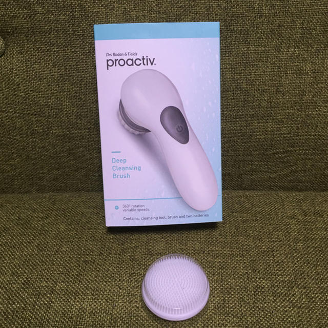 proactiv(プロアクティブ)の値下げ！プロアクティブ  洗顔ブラシ  シリコンブラシ付き スマホ/家電/カメラの美容/健康(フェイスケア/美顔器)の商品写真