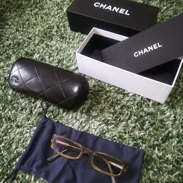 CHANEL(シャネル)のCitron 様専用　CHANEL  スモーキーグリーン レディースのファッション小物(サングラス/メガネ)の商品写真