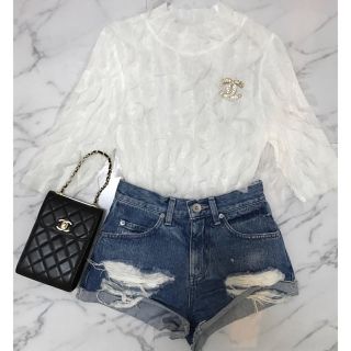 ザラ(ZARA)の♡総フリルトップス♡フリルカットソー♡新品未使用♡(カットソー(長袖/七分))