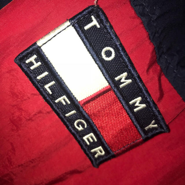 TOMMY HILFIGER(トミーヒルフィガー)のナイロンジャケット tommy 古着 レディースのジャケット/アウター(ナイロンジャケット)の商品写真