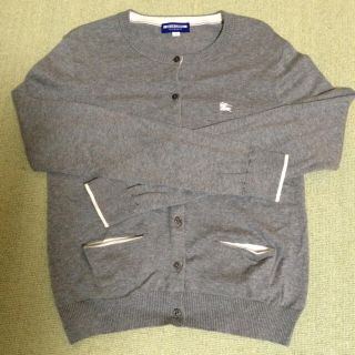 BURBERRY(カーディガン ・ ホワイト/白色系)のフリマアイテム一覧 BURBERRY(カーディガン ・ ホワイト/白色系)のフリマアイテム一覧
