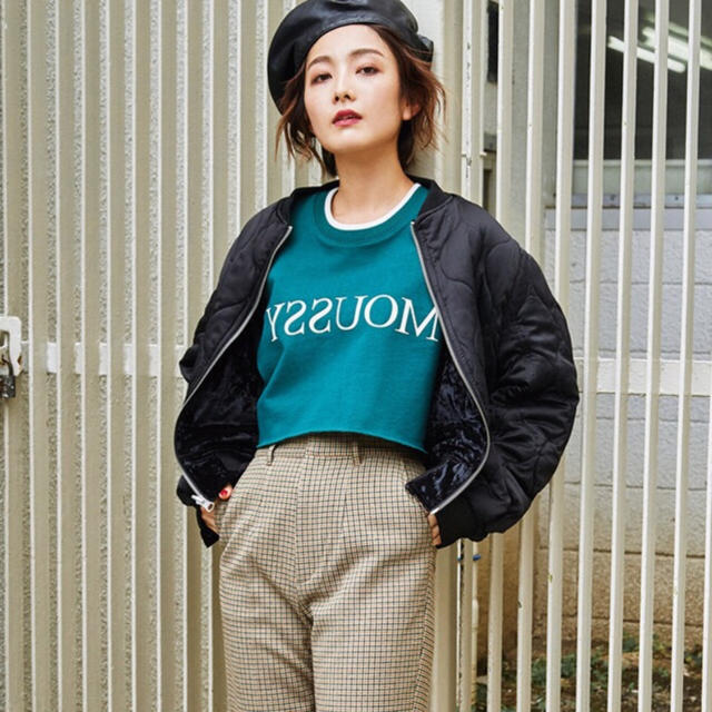 moussy(マウジー)の完売品 moussy STUDIOWEAR レディースのトップス(トレーナー/スウェット)の商品写真