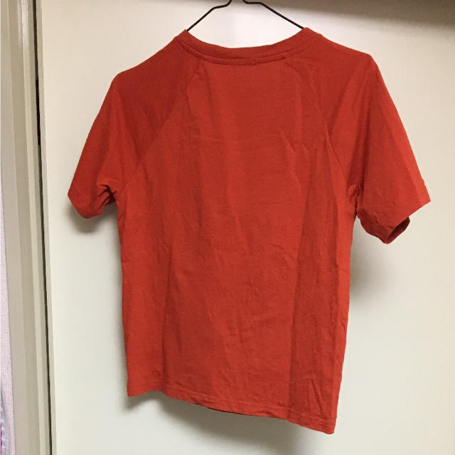 GU(ジーユー)のused GU tシャツ オレンジ レディース mサイズ レディースのトップス(Tシャツ(半袖/袖なし))の商品写真