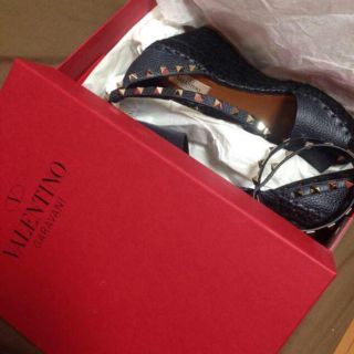 ヴァレンティノ(VALENTINO)のvalentino スタッズウェッジソールサンダル 美品 セール(サンダル)