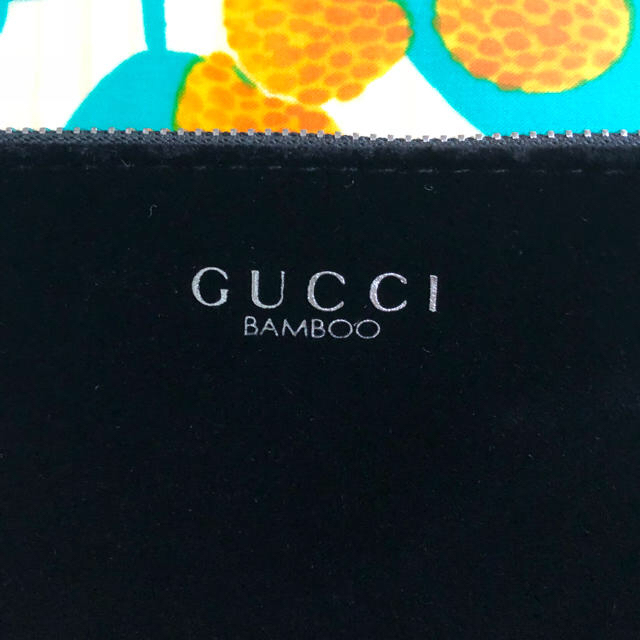 Gucci(グッチ)のGUCCI ポーチ（新品未使用） レディースのファッション小物(ポーチ)の商品写真