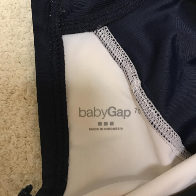 babyGAP(ベビーギャップ)のGAP baby ラッシュガード 70 キッズ/ベビー/マタニティのベビー服(~85cm)(水着)の商品写真