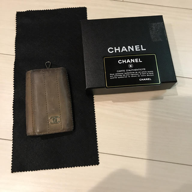 CHANEL(シャネル)のシャネルキーケース 珍しいモカ色 レディースのファッション小物(キーケース)の商品写真