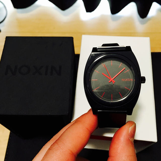 ニクソン(NIXON)の10/19まで 正規品 新品 NIXON ニクソン 腕時計 黒 赤(腕時計(アナログ))