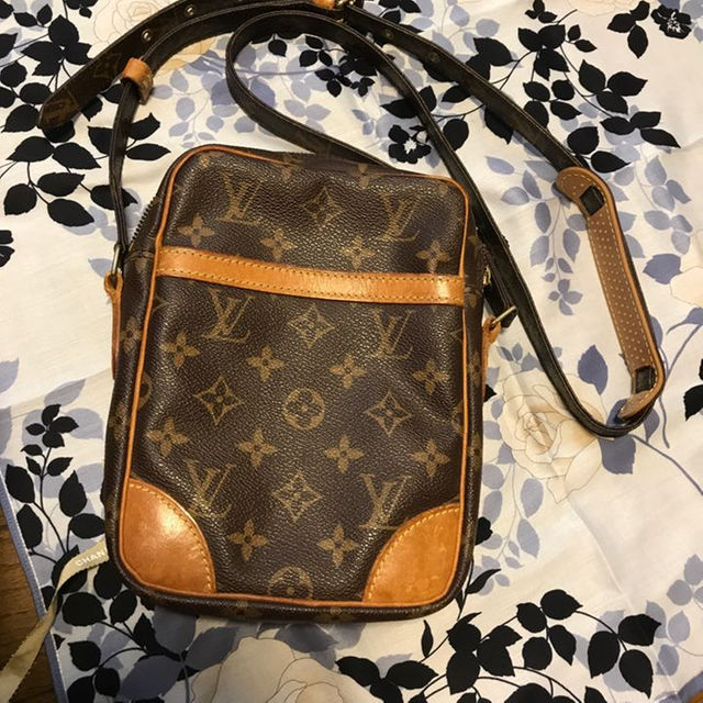 LOUIS VUITTON(ルイヴィトン)の値下げしました 11月10日閉店 ルイヴィトン ショルダーバッグ メンズのバッグ(その他)の商品写真