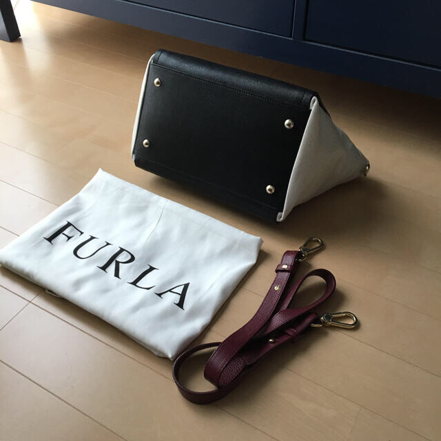 Furla(フルラ)の極美品、送料無料、イタリアブランド、FURLA/フルラ 2way バック     レディースのバッグ(ショルダーバッグ)の商品写真
