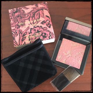 バーバリー(BURBERRY)のバーバリー♡新作&限定♡ブラッシュパレット♡未使用(チーク)