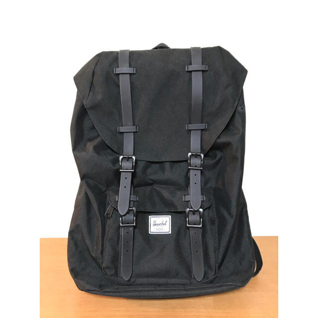 HERSCHEL(ハーシェル)の《値下げ中》ハーシェルLittle America Rubber リュック 黒 メンズのバッグ(バッグパック/リュック)の商品写真