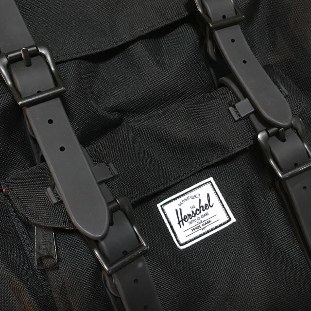 HERSCHEL(ハーシェル)の《値下げ中》ハーシェルLittle America Rubber リュック 黒 メンズのバッグ(バッグパック/リュック)の商品写真