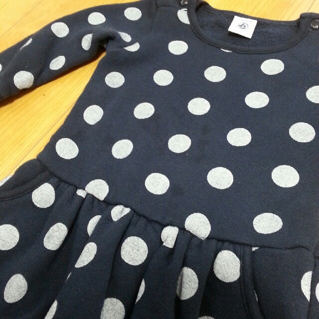 PETIT BATEAU(プチバトー)のPETIT BATEAU 長袖ワンピース(12m／74cm) キッズ/ベビー/マタニティのベビー服(~85cm)(スカート)の商品写真