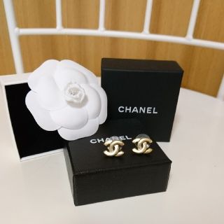 シャネル(CHANEL)のCHANELゴールドピアス(ピアス)