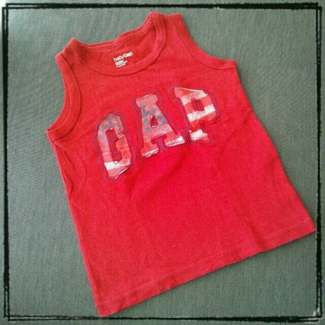 babyGAP(ベビーギャップ)のGAP タンク 95 キッズ/ベビー/マタニティのキッズ服男の子用(90cm~)(Tシャツ/カットソー)の商品写真